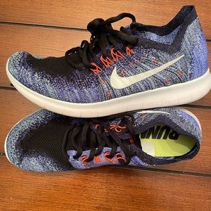 Womens Nike Free Flyknit size 8